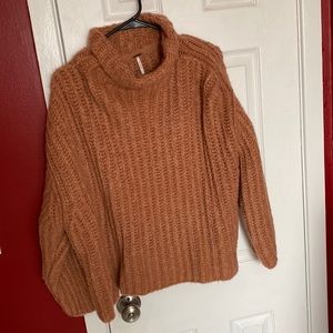 HP!!! Free people NWOT slouchy sweater, size M.